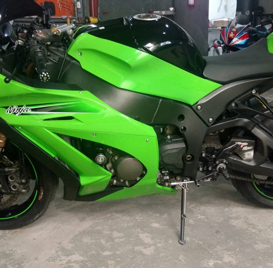 Recuperação de carenagem e pintura Kawasaki Ninja ZX10